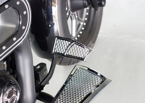 M8 ソフテイルFL用ブレーキペダルカバー
