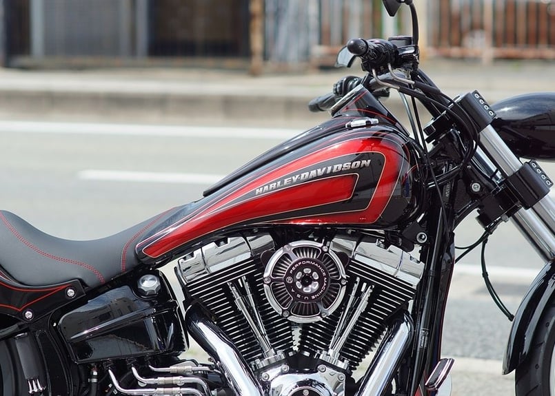 ブレイクアウトタンクとテールセットです。