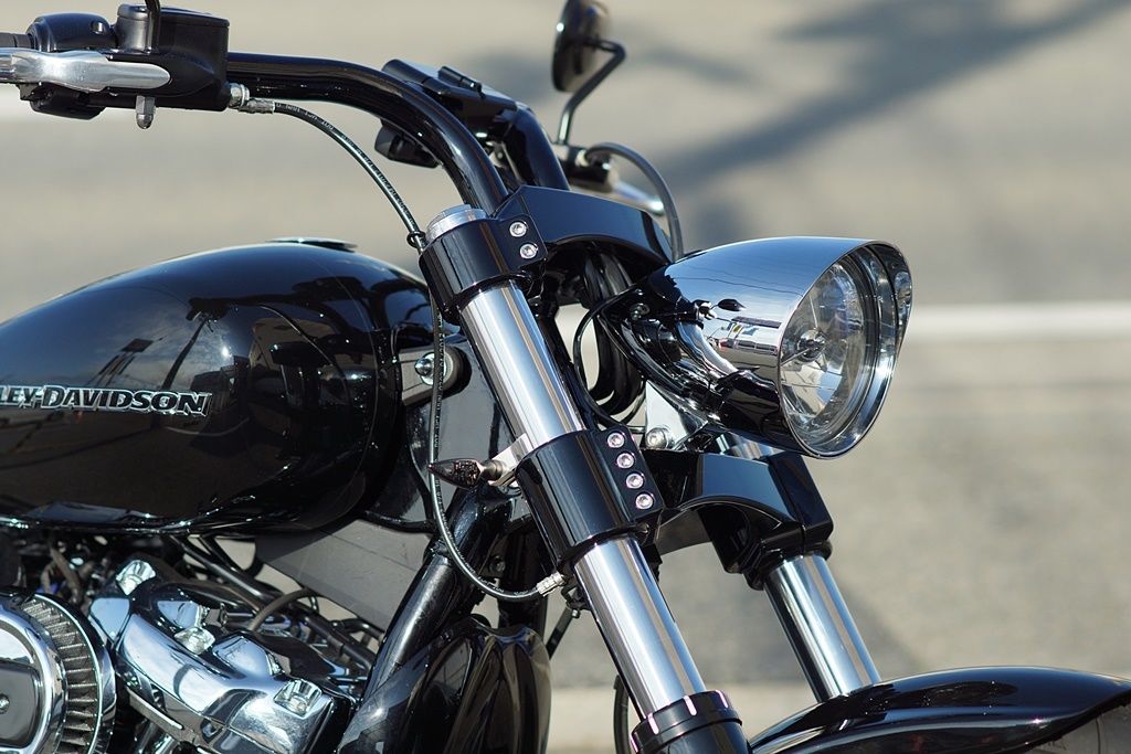 ブレイクアウト トリプルツリー メーターブラケット ブレイクアウト専用トリプルツリー 2018～ | custom factory