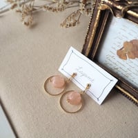 アクリルビーズのまんまるピアス（pink）