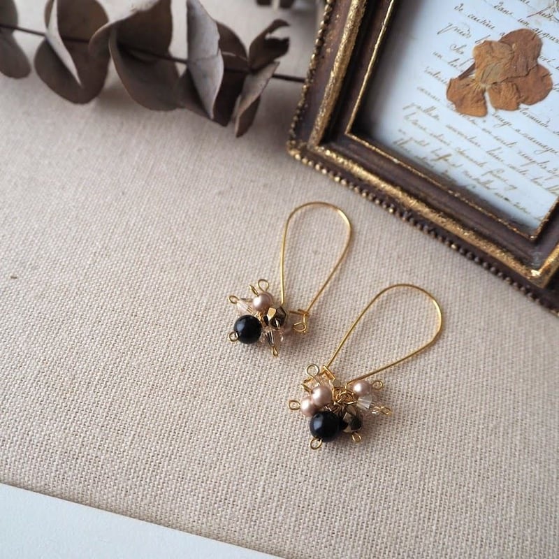 ブラウンゴールドのキドニーフックピアス | Lagomt