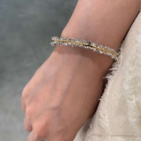 wrinkle series pinch bangle