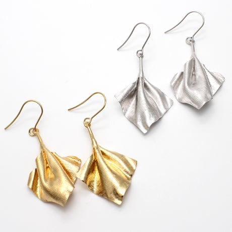 acute accent pearl drape ピアス CN244016___1_aa96a1c5-4214-