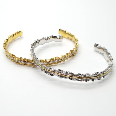 wrinkle series pinch bangle