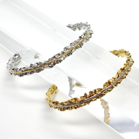 wrinkle series pinch bangle