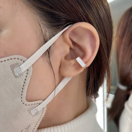perfume bottle series　earcuff Square size＜shell&quartz＞
