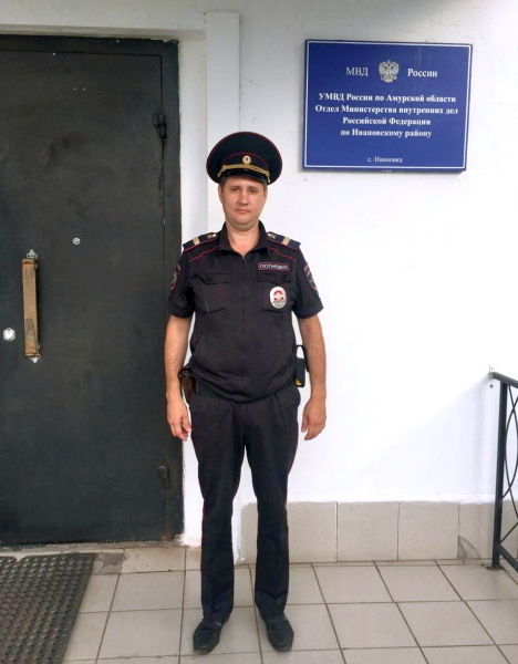 ロシア警察 内務省 官給品 夏服 制服 上下セット | ロシアの梅