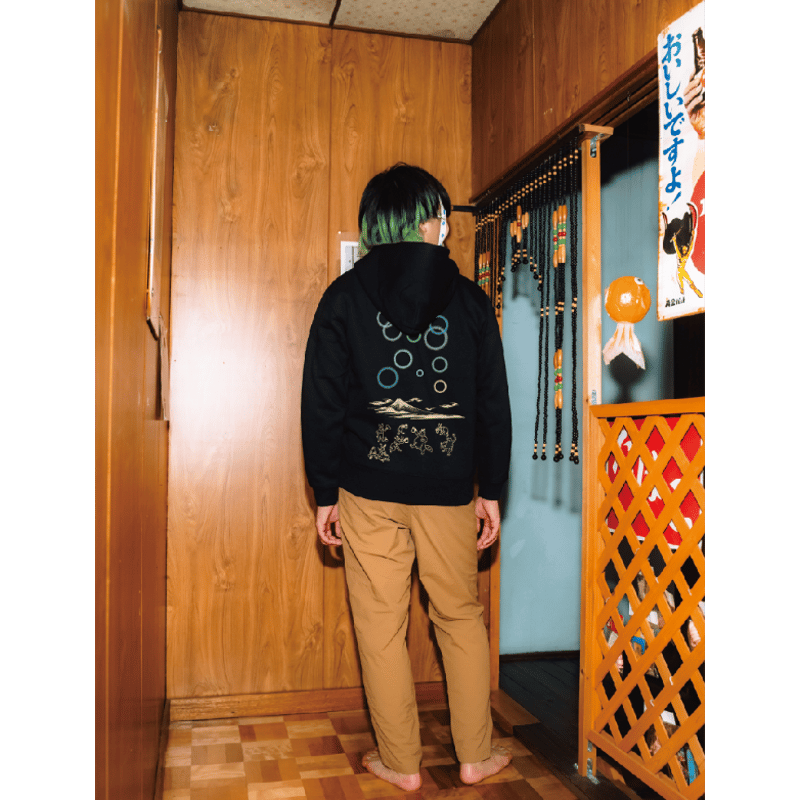 FEELS. レーヨン ジップパーカー 秋から冬の裏起毛ジップパーカーFleece-lined zip hoodie for aut