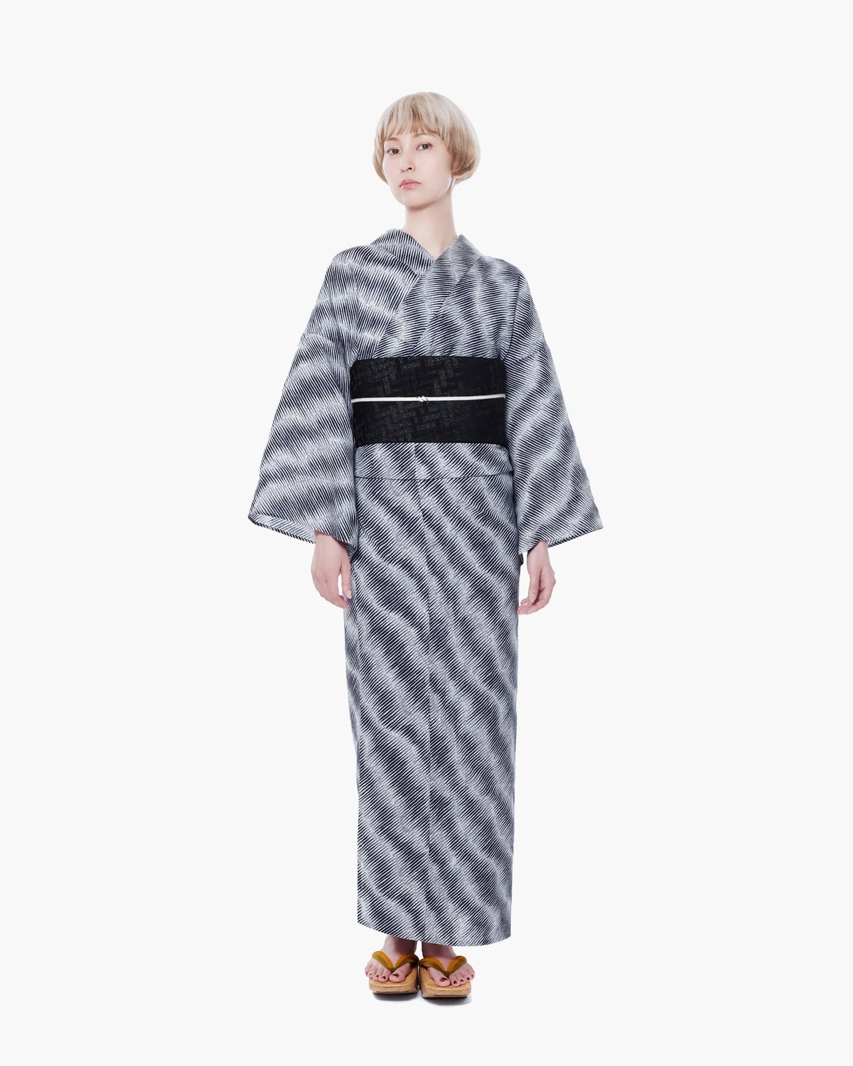 高級 小紋 単衣 夏物 薄物 墨流し 水色 ブルー パールトーン加工 ストライプ 高級 小紋 単衣 夏物 薄物 墨流し 水色 ブルー パールトーン加工