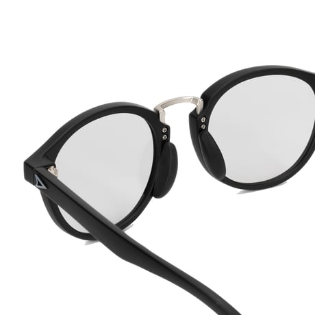 TYMER(タイマー) OLIVER Matt Blackフレームx調光レンズ