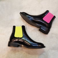ネオンカラーアシメトリーブーツ