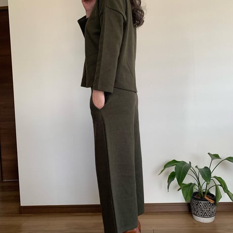 カーキニットセットアップ