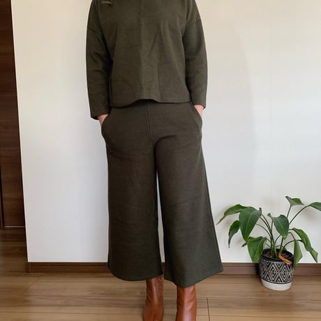 カーキニットセットアップ
