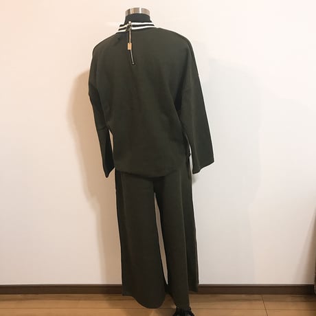 カーキニットセットアップ