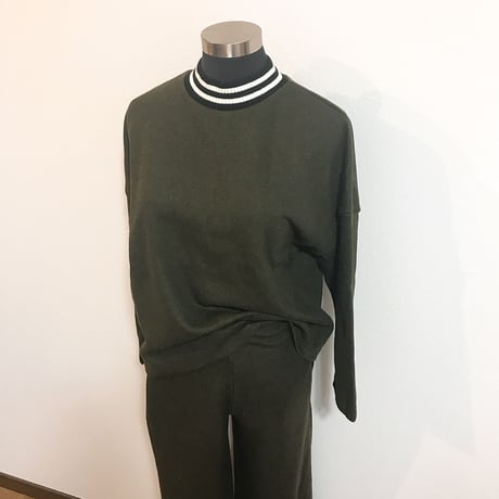 カーキニットセットアップ
