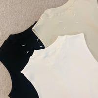 ショートネックノースリーブ