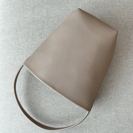 レザーバケツバッグ