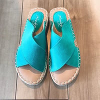 ターコイズスェードサンダル