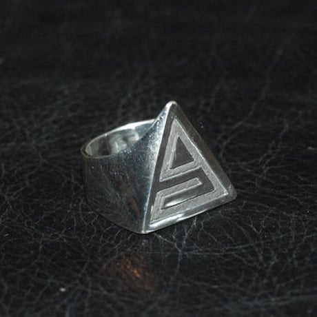 ”anarc”LOGO RIＮG