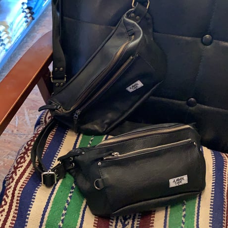 限定leather ボディーバックオリジナル