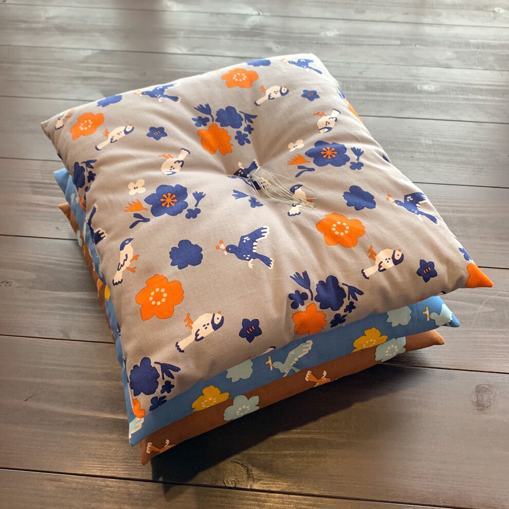 うす小座布団（小鳥と花） | プラッツ ネットストア