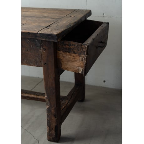 1700年代フランス・農家の作業テーブル