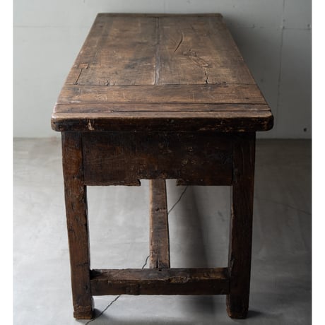 1700年代フランス・農家の作業テーブル