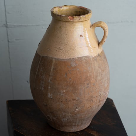 オリーブを蓄えた南仏の大きなオイルポット H35.5cm