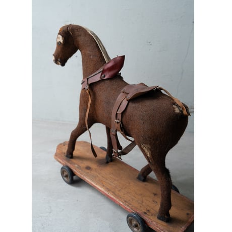 France antique 木馬のプルトイ（タイヤ付き）