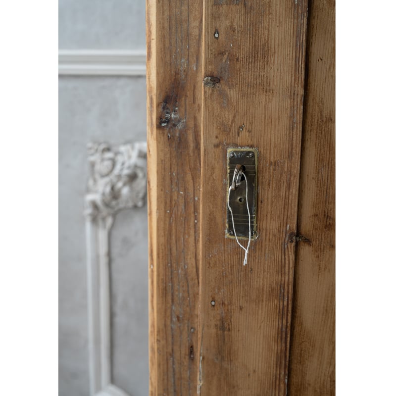 細身のアンティークキャビネット | BOLT antique &brocante＋design