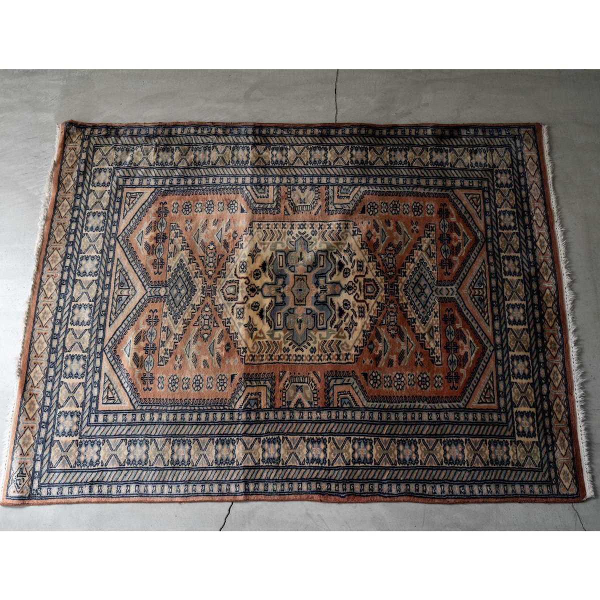 フランス　大判ヴィンテージラグ| antique midi購入 フランスで見つけた様々な文様が織り込まれたヴィンテージラグを