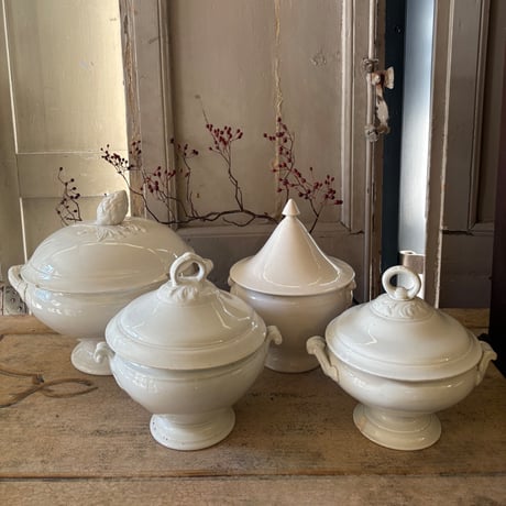 Creil et Montereau / 小ぶりなスーピエール（蓋付き） 1840-76年頃