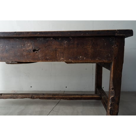 1700年代フランス・農家の作業テーブル