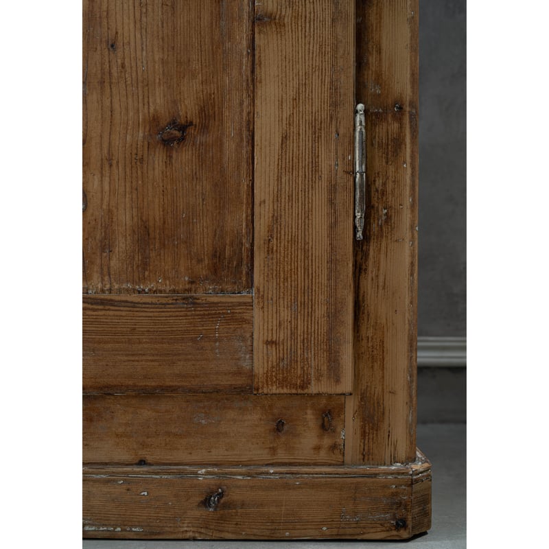 細身のアンティークキャビネット | BOLT antique &brocante＋design