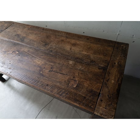 1700年代フランス・農家の作業テーブル