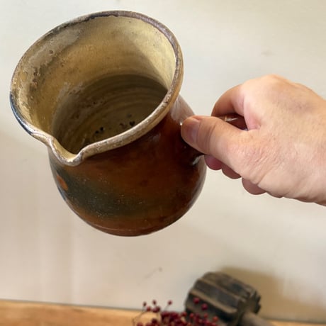 1800年代初頭・茶の釉薬のミルクポット