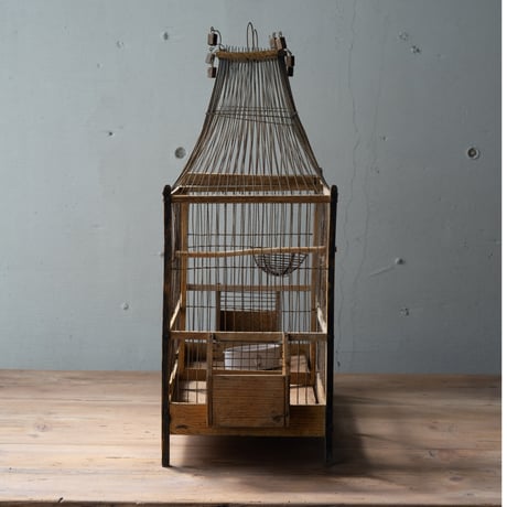 二つの小部屋二つの塔の鳥籠