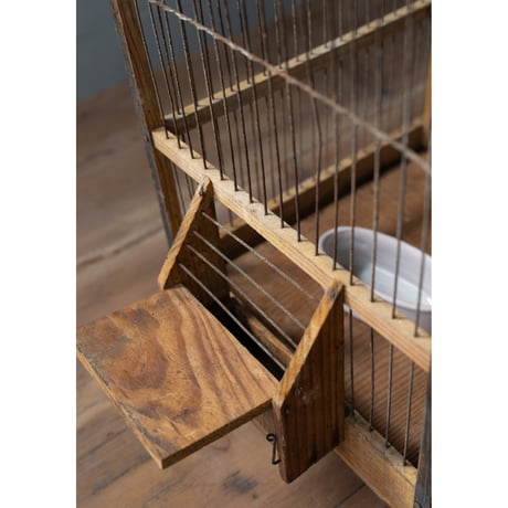 二つの小部屋二つの塔の鳥籠