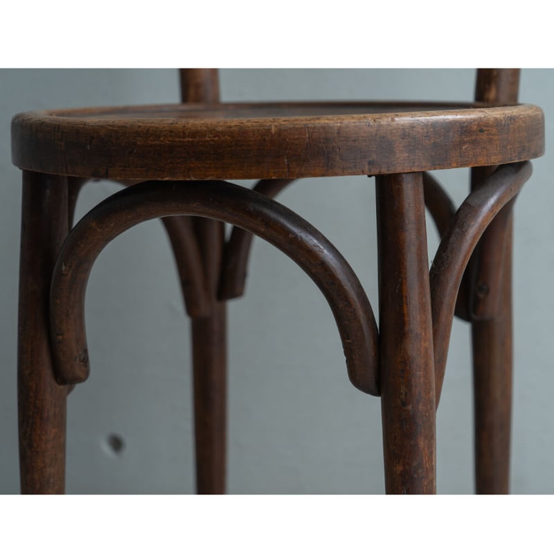 THONET トーネット：エンボス・アールヌーボー・ベントウッドチェアー