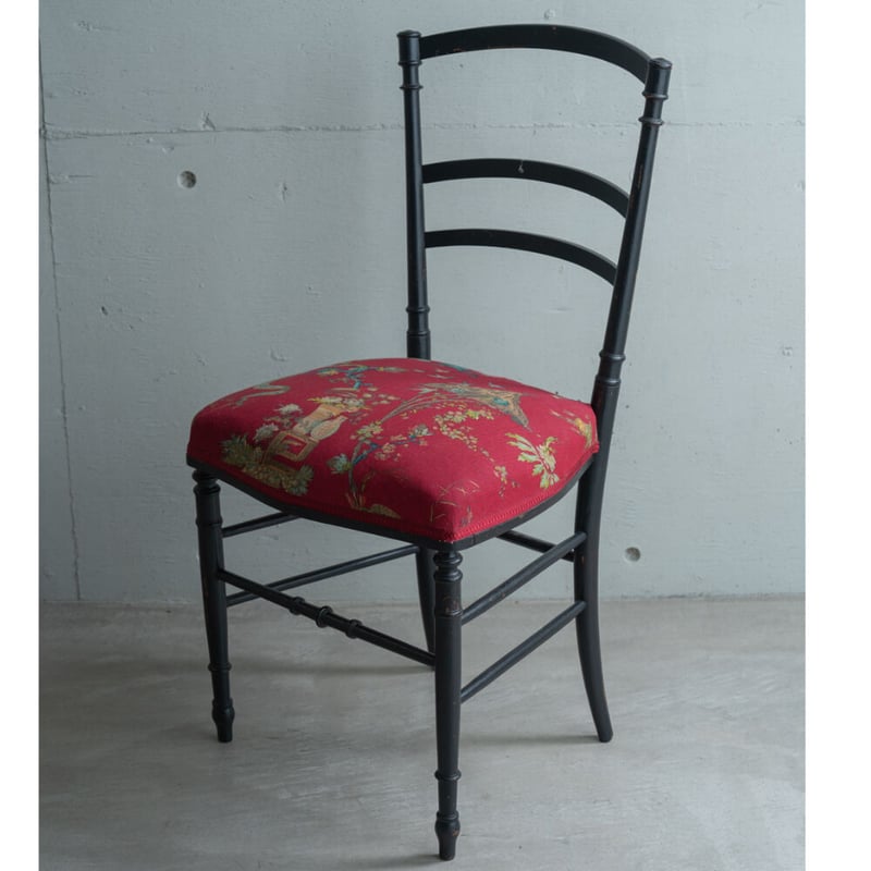 更に❣️瞬間お値下げ❣️ヴィンテージ　木彫りの素敵なミニチェア GMHK409A○IDC大塚家具 shin leeシンリー アンティーク 木製