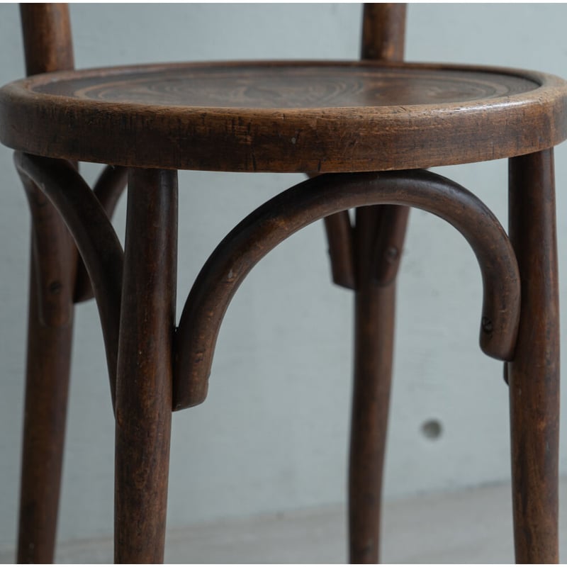 THONET トーネット：エンボス・アールヌーボー・ベントウッドチェアー