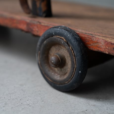 France antique 木馬のプルトイ（タイヤ付き）