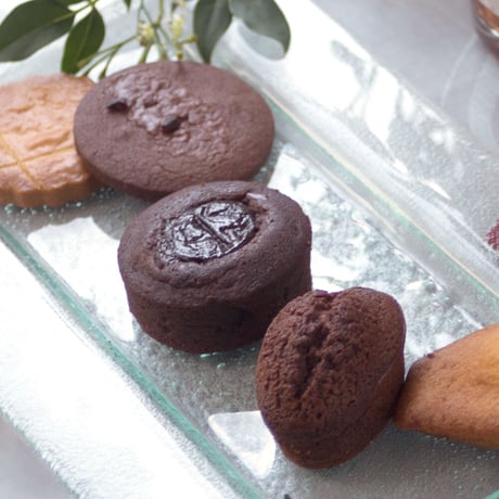 誕生日 【お花 ワイン スイーツのギフト】フランス 「キュヴェ・トラディション」375ml チョコレート菓子専門店「LES CACAOS」焼き菓子5個 送料無料