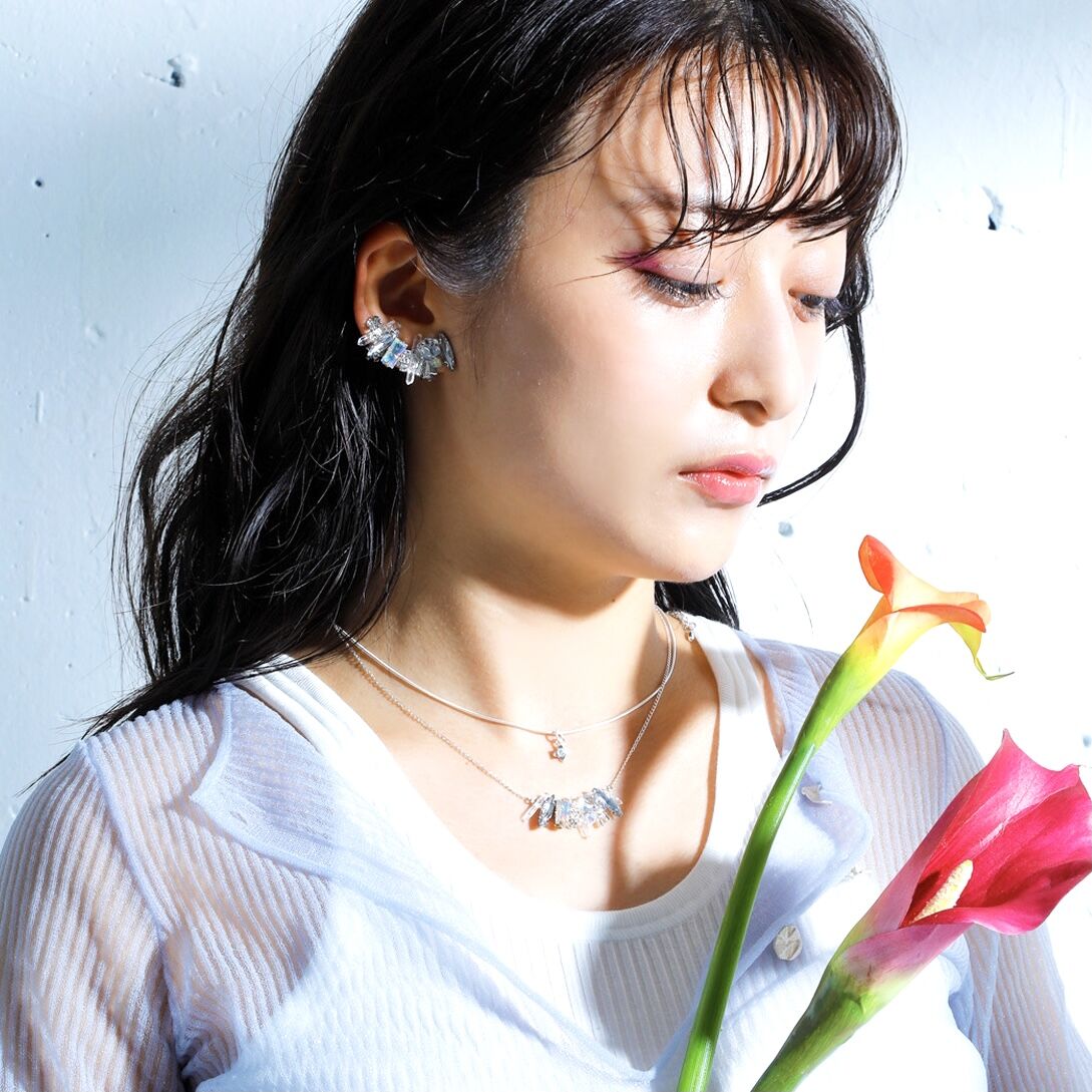 両耳】ビジューアシメ/CLW イヤリング/ピアス | HusuÅnŁa