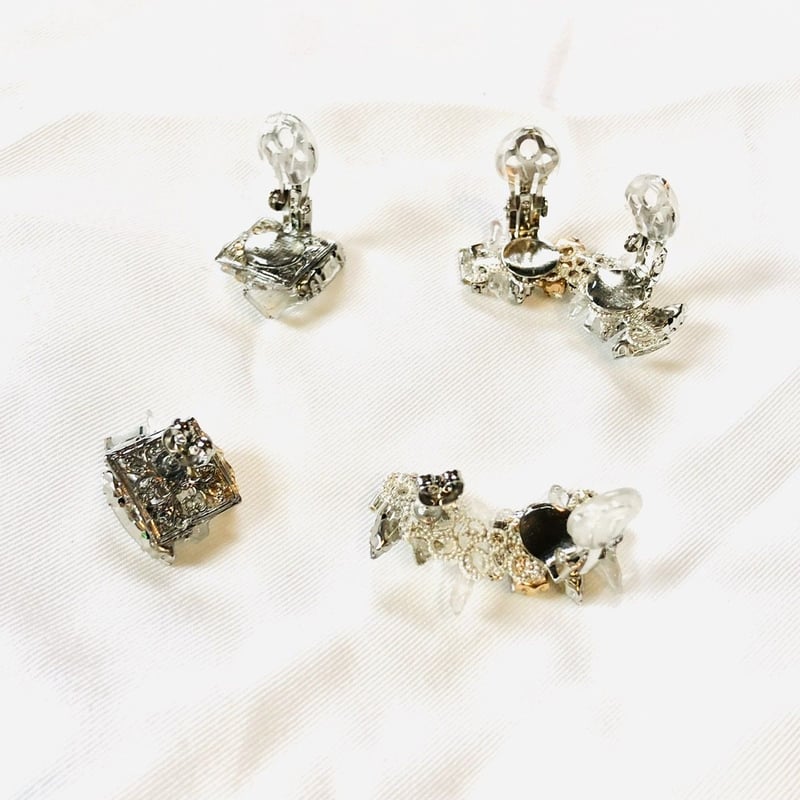 もにゃスワロフスキー　ピアス　両耳　Be:FIRST JUNON もにゃ様専用スワロフスキー ピアス 両耳 Be:FIRST JUNON - メルカリ