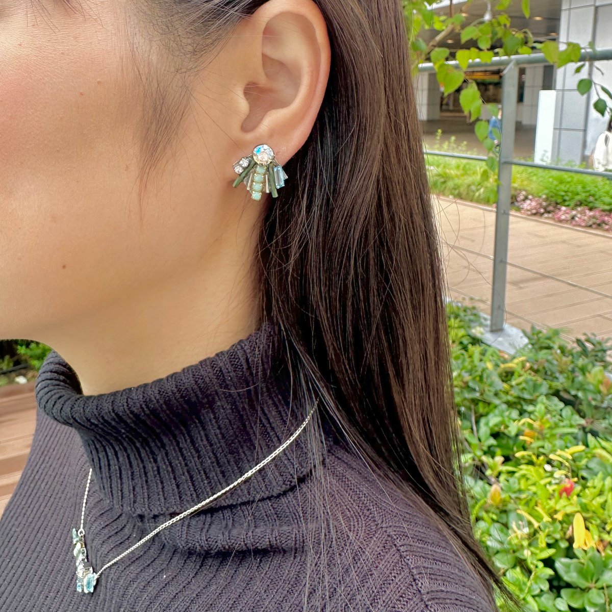 両耳】ビジューアシメ/ブルーグリーン イヤリング/ピアス | HusuÅnŁa