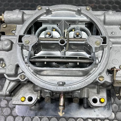 Edelbrock リビルドキャブレター  1405 600cfm Manual choke