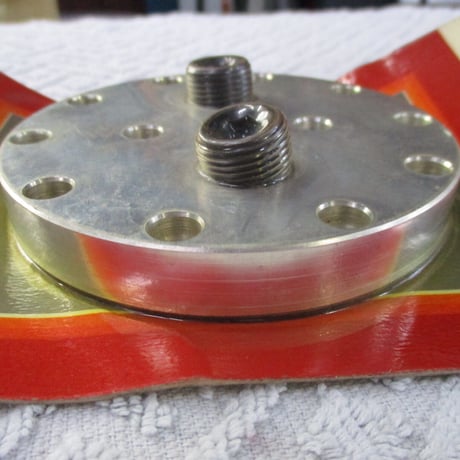 Edelbrock フューエルポンプベース