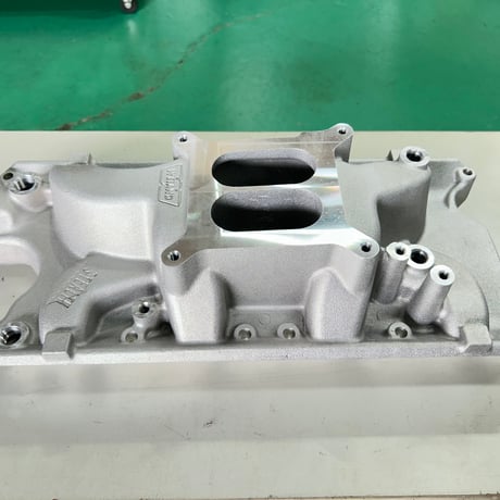 SB Ford インマニ Weiand Stealth Intake Manifold