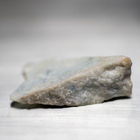 糸魚川入りコン沢産　青ひすい　原石　46001